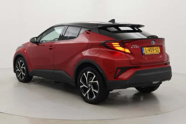 Toyota C-HR (2021) thumbnail 4