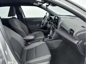Toyota Yaris Cross (2025) thumbnail 24