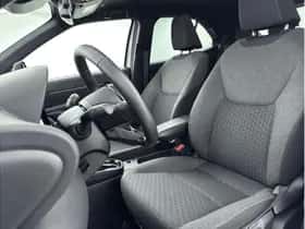 Toyota Yaris Cross (2025) thumbnail 10