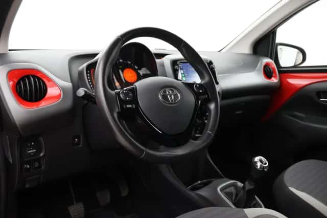 Toyota Aygo (2020) thumbnail 2