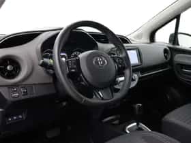 Toyota Yaris (2020) thumbnail 2