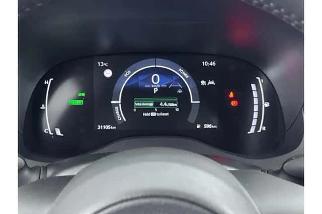 Toyota Yaris Cross (2025) thumbnail 3