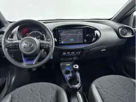 Toyota Aygo X (2024) thumbnail 2
