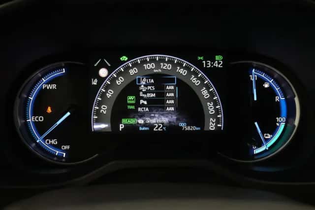 Toyota RAV4 (2022) thumbnail 3