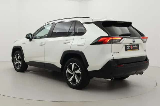 Toyota RAV4 (2022) thumbnail 4