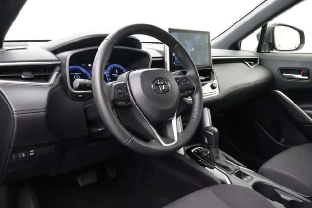 Toyota Corolla (2023) thumbnail 2