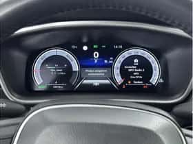 Toyota Corolla (2024) thumbnail 3
