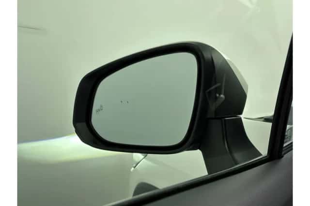 Toyota Corolla (2024) thumbnail 5