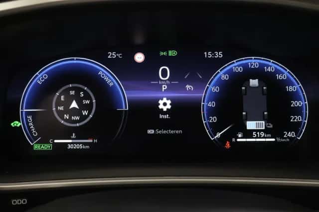 Toyota Corolla Cross (2024) thumbnail 3