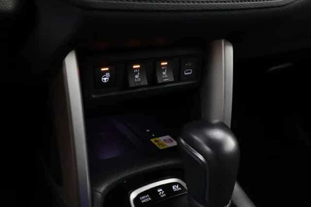 Toyota Corolla Cross (2024) thumbnail 5