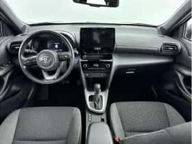 Toyota Yaris Cross (2022) thumbnail 2