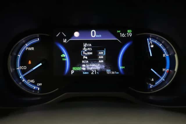 Toyota RAV4 (2022) thumbnail 3