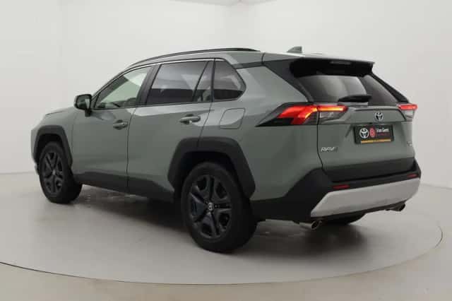 Toyota RAV4 (2022) thumbnail 4