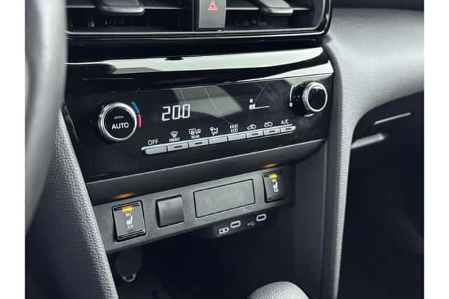 Toyota Yaris Cross (2025) thumbnail 6