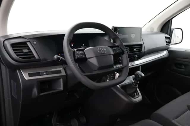 Toyota Proace (2024) thumbnail 2