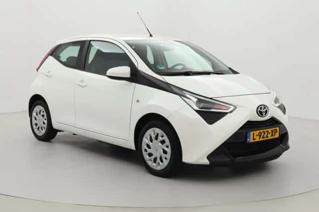 Toyota Aygo (2021) thumbnail 1