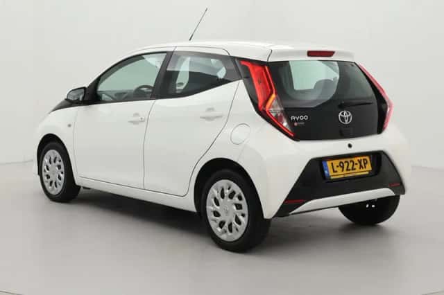 Toyota Aygo (2021) thumbnail 4