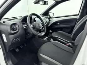 Toyota Aygo X (2024) thumbnail 10