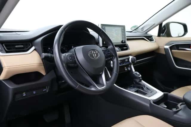 Toyota RAV4 (2019) thumbnail 2