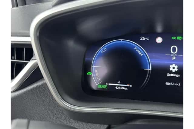 Toyota Corolla (2025) thumbnail 3
