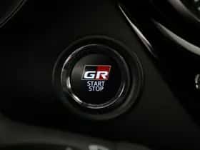 Toyota C-HR (2022) thumbnail 35