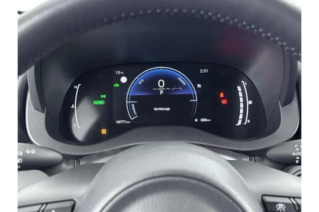 Toyota Yaris (2025) thumbnail 3