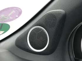 Toyota Yaris (2017) thumbnail 11