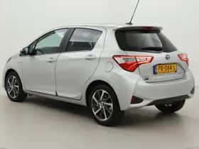 Toyota Yaris (2017) thumbnail 4