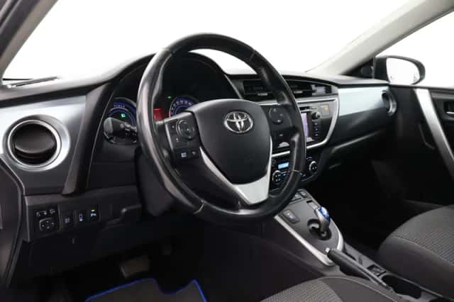 Toyota Auris (2014) thumbnail 2
