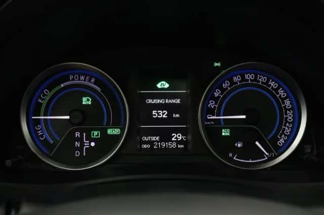 Toyota Auris (2014) thumbnail 3