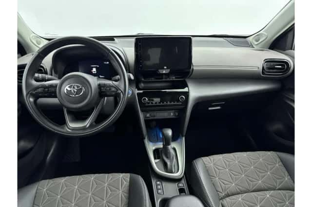 Toyota Yaris Cross (2021) thumbnail 2