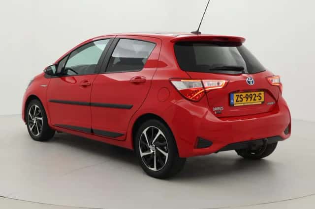 Toyota Yaris (2019) thumbnail 4