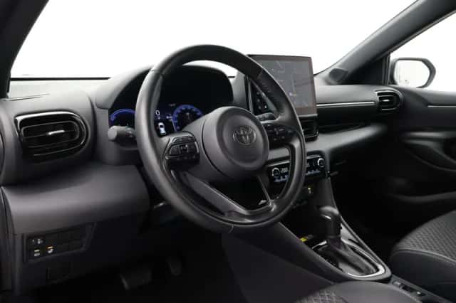 Toyota Yaris (2024) thumbnail 2