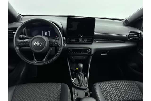 Toyota Yaris (2024) thumbnail 2