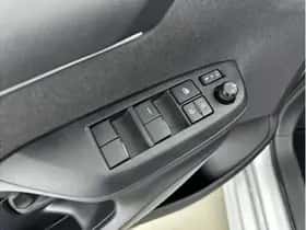 Toyota Yaris (2024) thumbnail 15