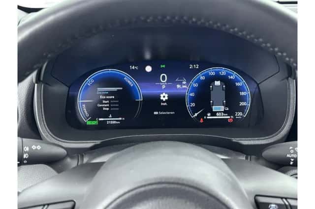 Toyota Yaris (2024) thumbnail 3