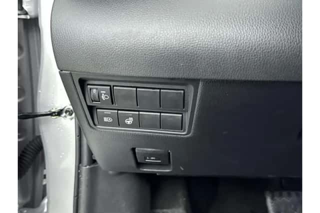 Toyota Yaris (2024) thumbnail 5