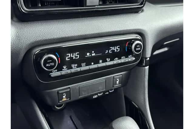 Toyota Yaris (2024) thumbnail 6
