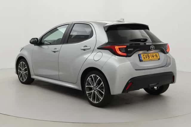 Toyota Yaris (2024) thumbnail 4