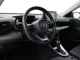 Toyota Yaris (2020) thumbnail 2