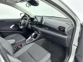 Toyota Yaris (2022) thumbnail 24