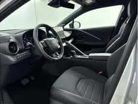 Toyota C-HR (2025) thumbnail 13