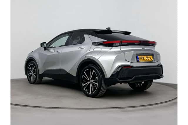 Toyota C-HR (2025) thumbnail 4