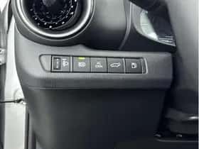 Toyota C-HR (2025) thumbnail 6