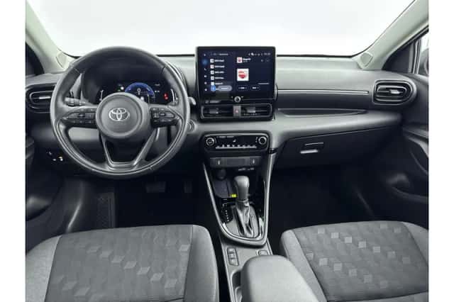 Toyota Yaris (2025) thumbnail 2