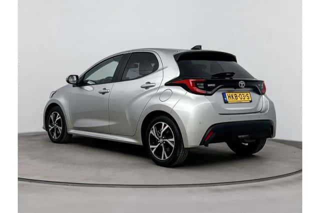 Toyota Yaris (2025) thumbnail 4