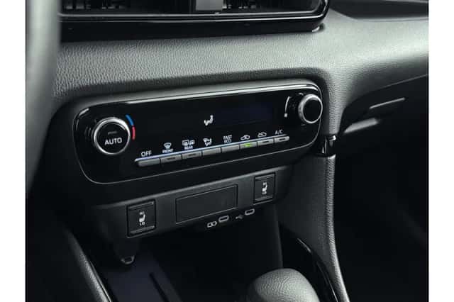 Toyota Yaris (2025) thumbnail 6