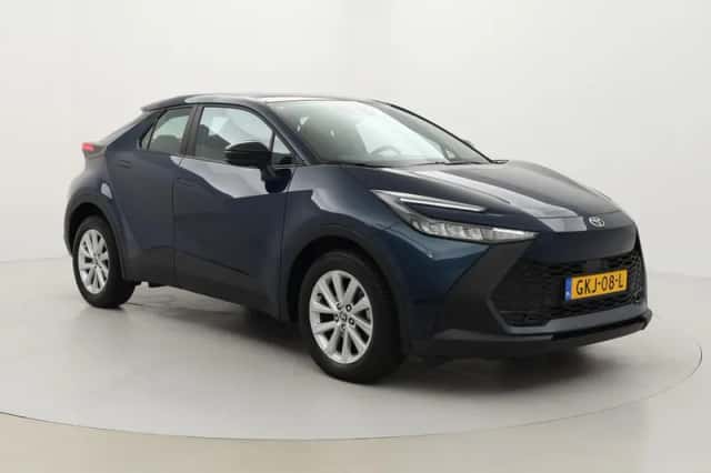 Toyota C-HR (2024) thumbnail 1