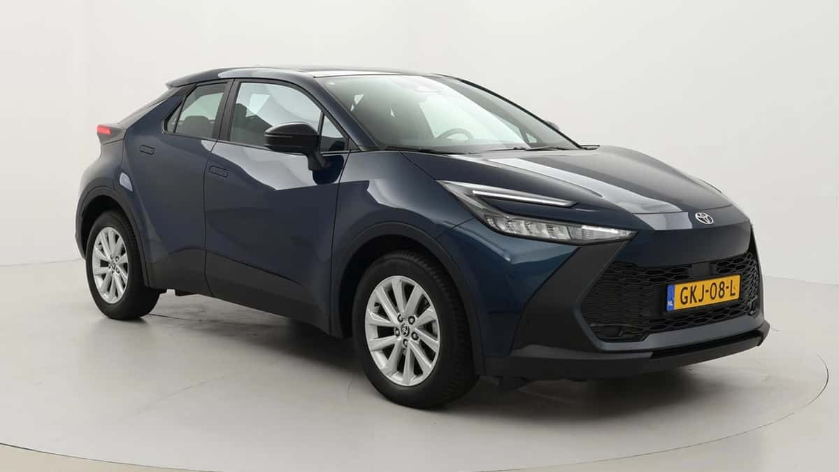 Toyota C-HR (2024) — foto 1
