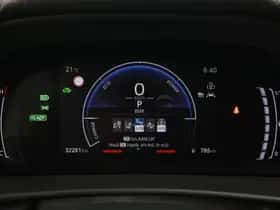 Toyota C-HR (2024) thumbnail 3